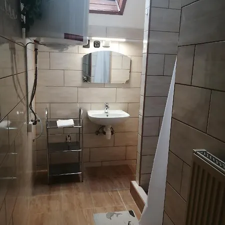 アパート Tislerics ヘーヴィーズ