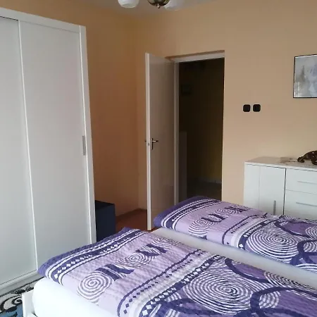 アパート Tislerics